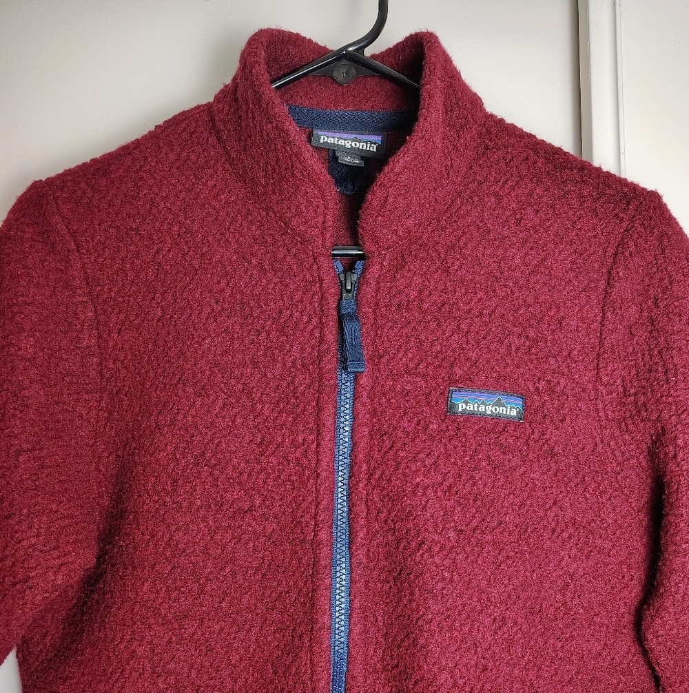 Patagonia women's Woolyester fleece full-zip jacket oxide red, size S. - Picture 14 of 15